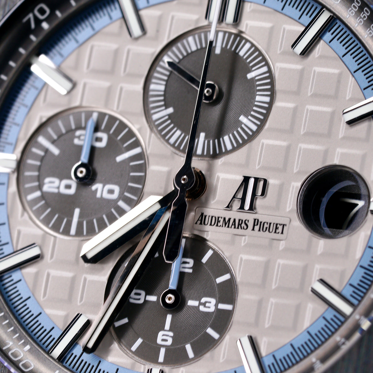 Audemars Piguet Royal Oak Offshore 26417CN.OO.A002CR.01 “JAPAN EDITION” Cream Dial Blue Accents White Gold 44mm