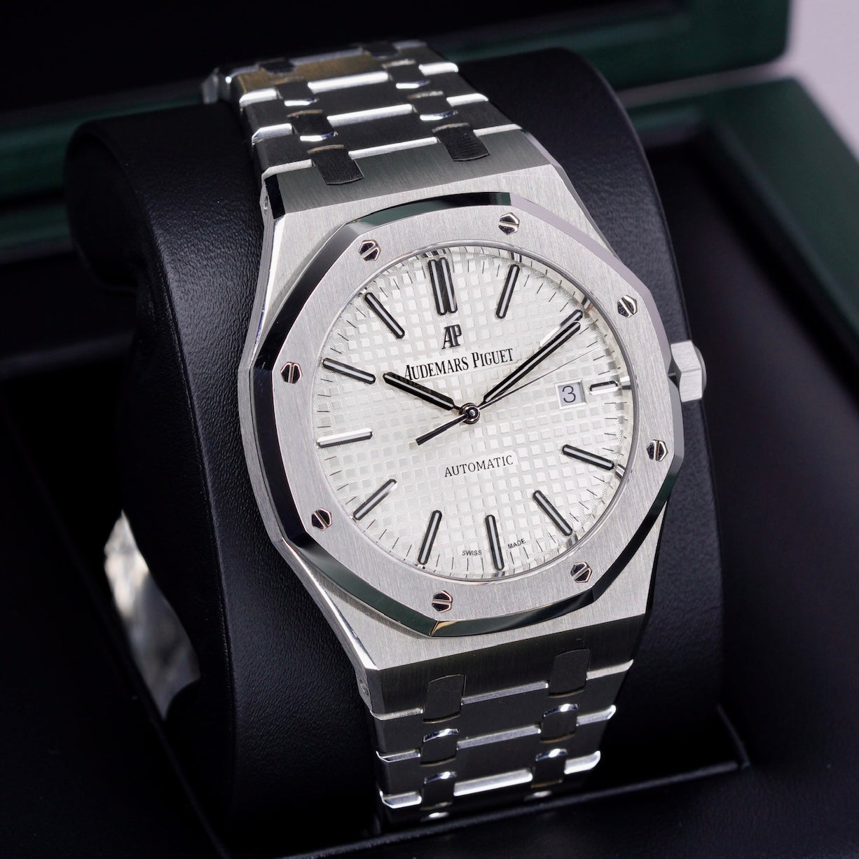 Audemars Piguet Royal Oak 15400ST.OO.1220ST.02 White Dial Stainless Steel Selfwinding 41mm