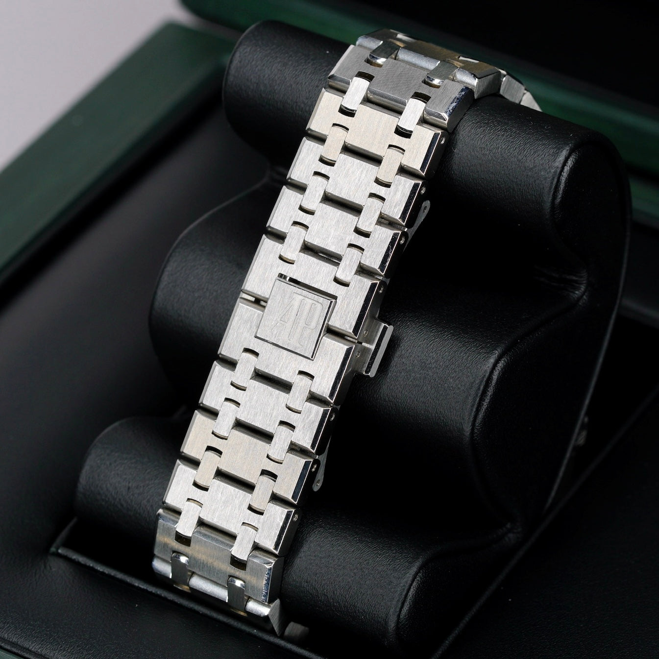 Audemars Piguet Royal Oak 15400ST.OO.1220ST.02 White Dial Stainless Steel Selfwinding 41mm