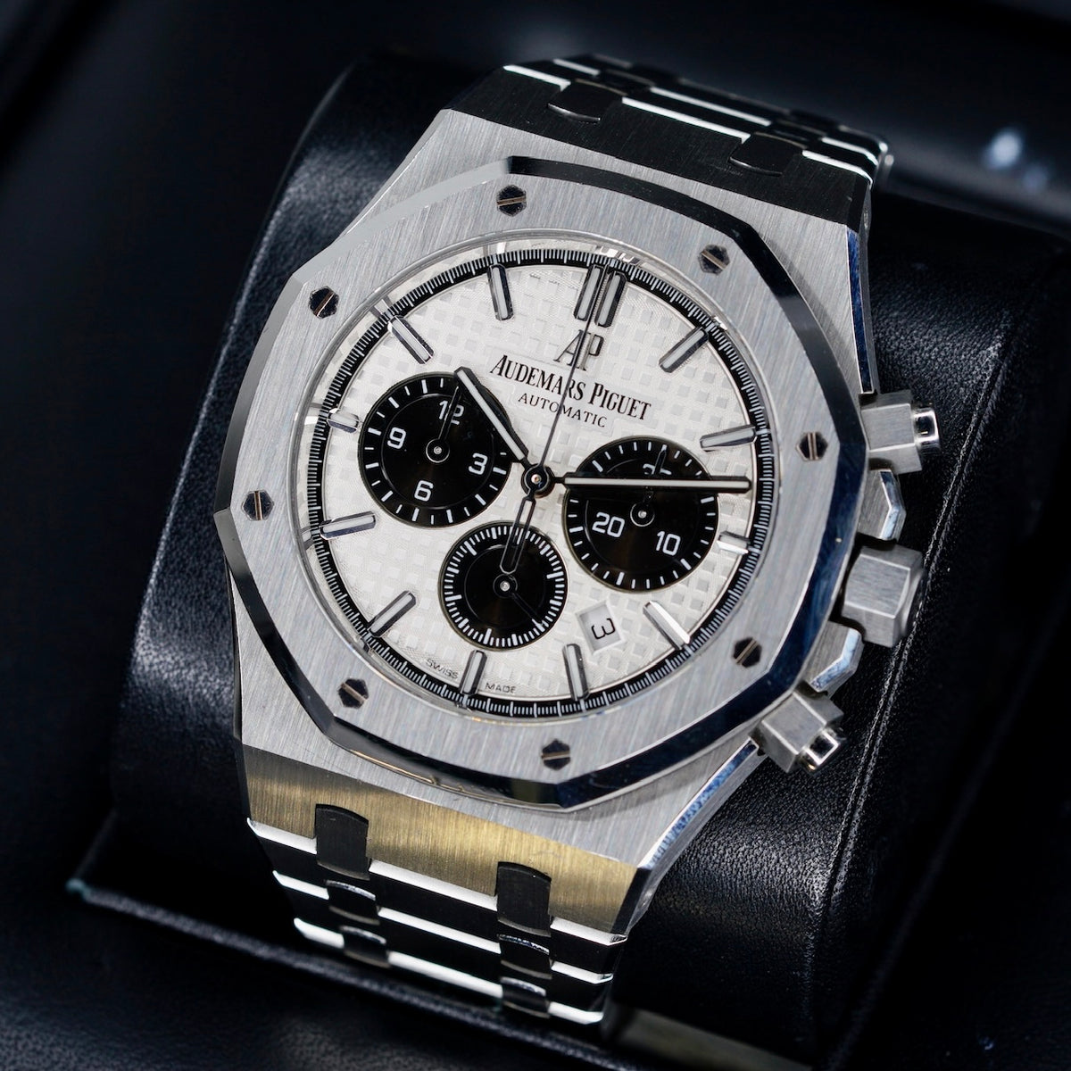 Audemars Piguet Royal Oak 26331ST.OO.1220ST.03 “PANDA” White Dial Black Sub Dials Stainless Steel 41mm