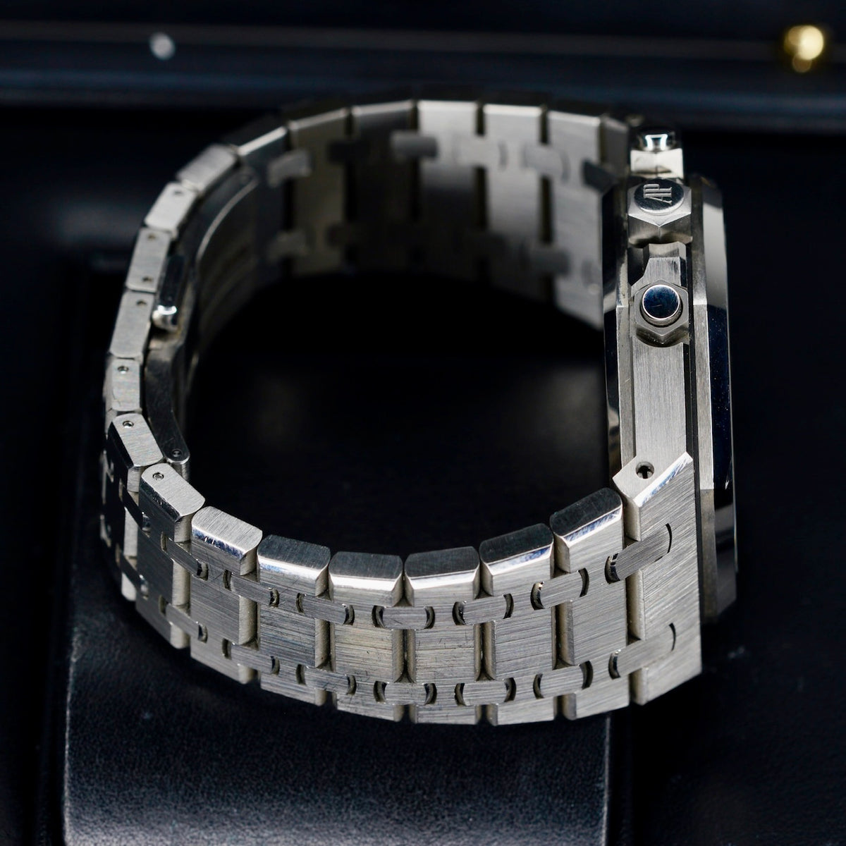 Audemars Piguet Royal Oak 26331ST.OO.1220ST.03 “PANDA” White Dial Black Sub Dials Stainless Steel 41mm