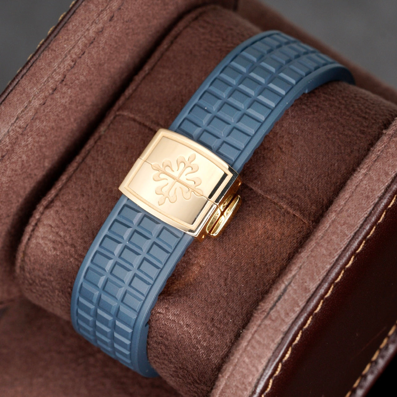 Patek Philippe SLIDER 2026 Aquanaut 5269R-001 “BLEU FRAPPE” Blue Arabic Dial Rose Gold Quartz 38.8mm