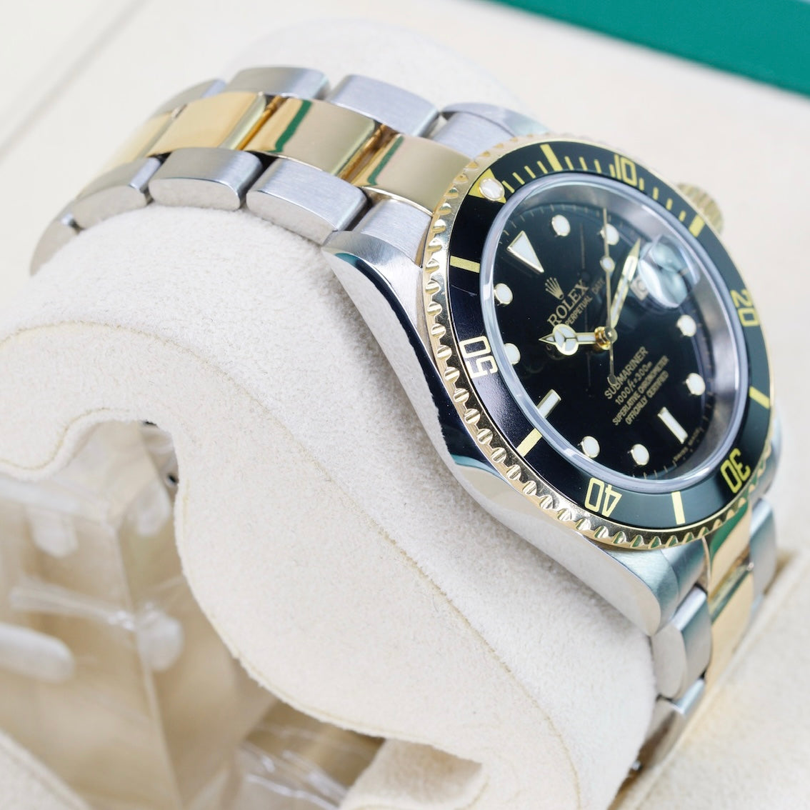 Rolex Submariner Date 16613 Black Dial Two-Tone Yellow Gold & Steel No Holes Gold Thru Buckle 40mm