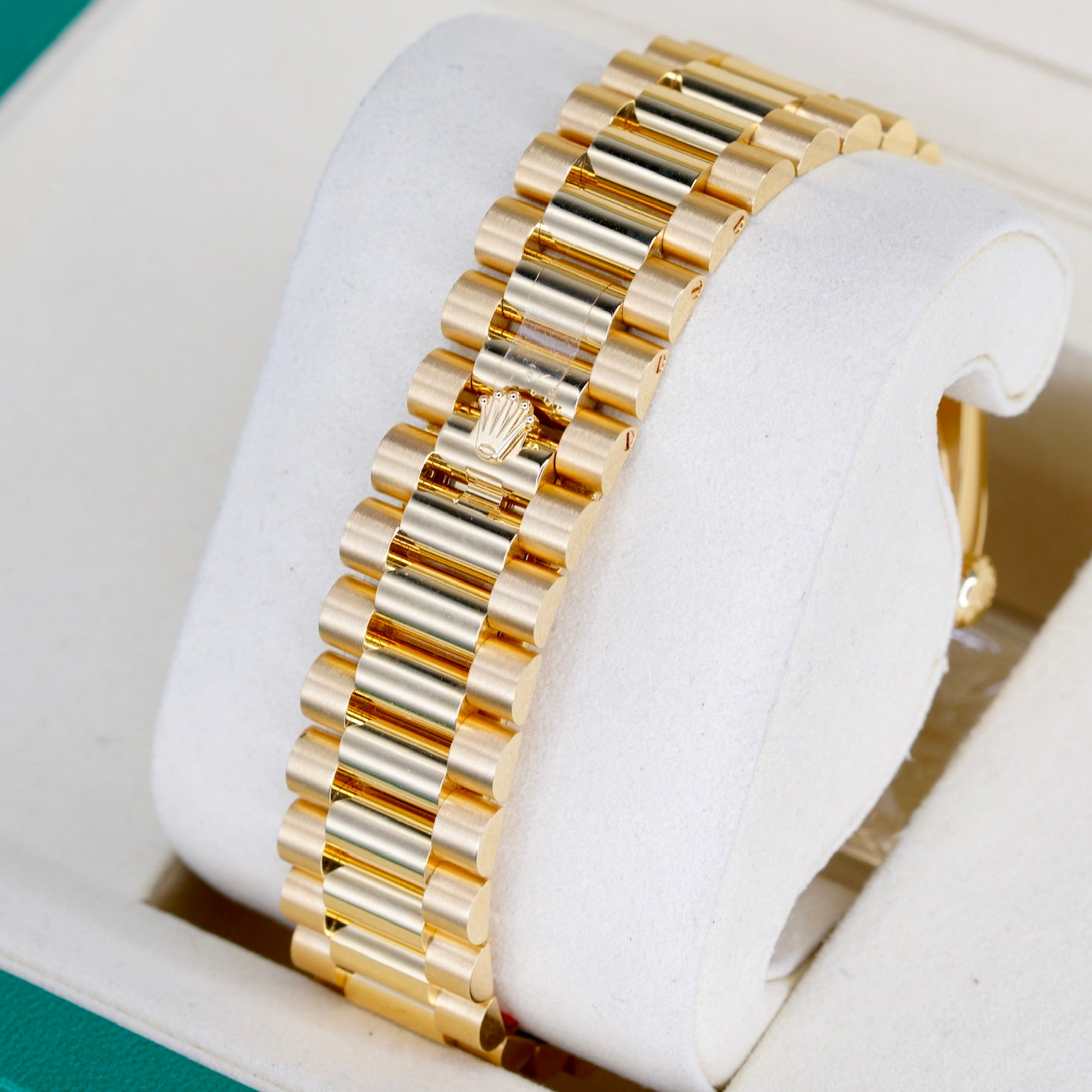 Rolex NEW OLD STOCK Day-Date 228238 White Roman Dial Yellow Gold President 40mm 2018