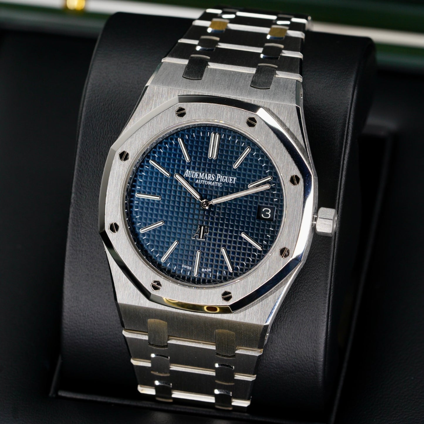 Audemars Piguet Royal Oak 15202ST.OO.1240ST.01 “JUMBO” Blue Dial Stainless Steel 39mm