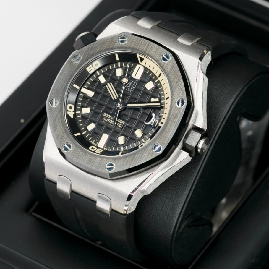 Audemars Piguet Royal Oak Offshore Diver 15720CN.OO.A002CA.01 White Gold Black Dial Black Rubber Strap 42mm