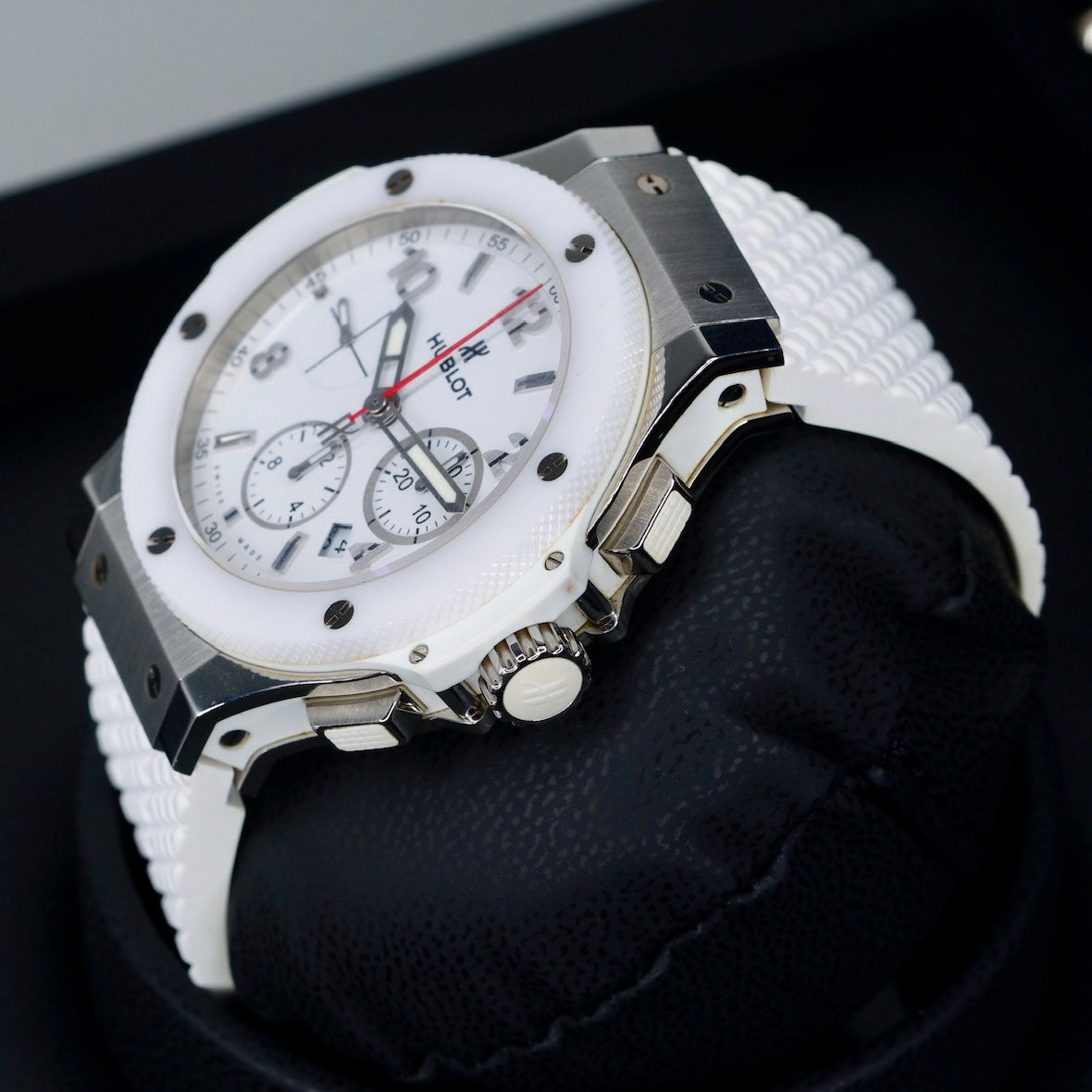 Hublot Big Bang 301.SE.230.RW White Dial Ceramic Case Rubber Strap 44mm