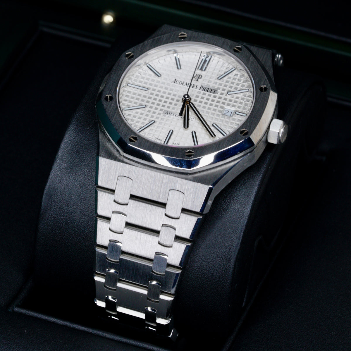 Audemars Piguet Royal Oak 15400ST.OO.1220ST.02 “WHITE OAK” White Dial Stainless Steel 41mm 2016