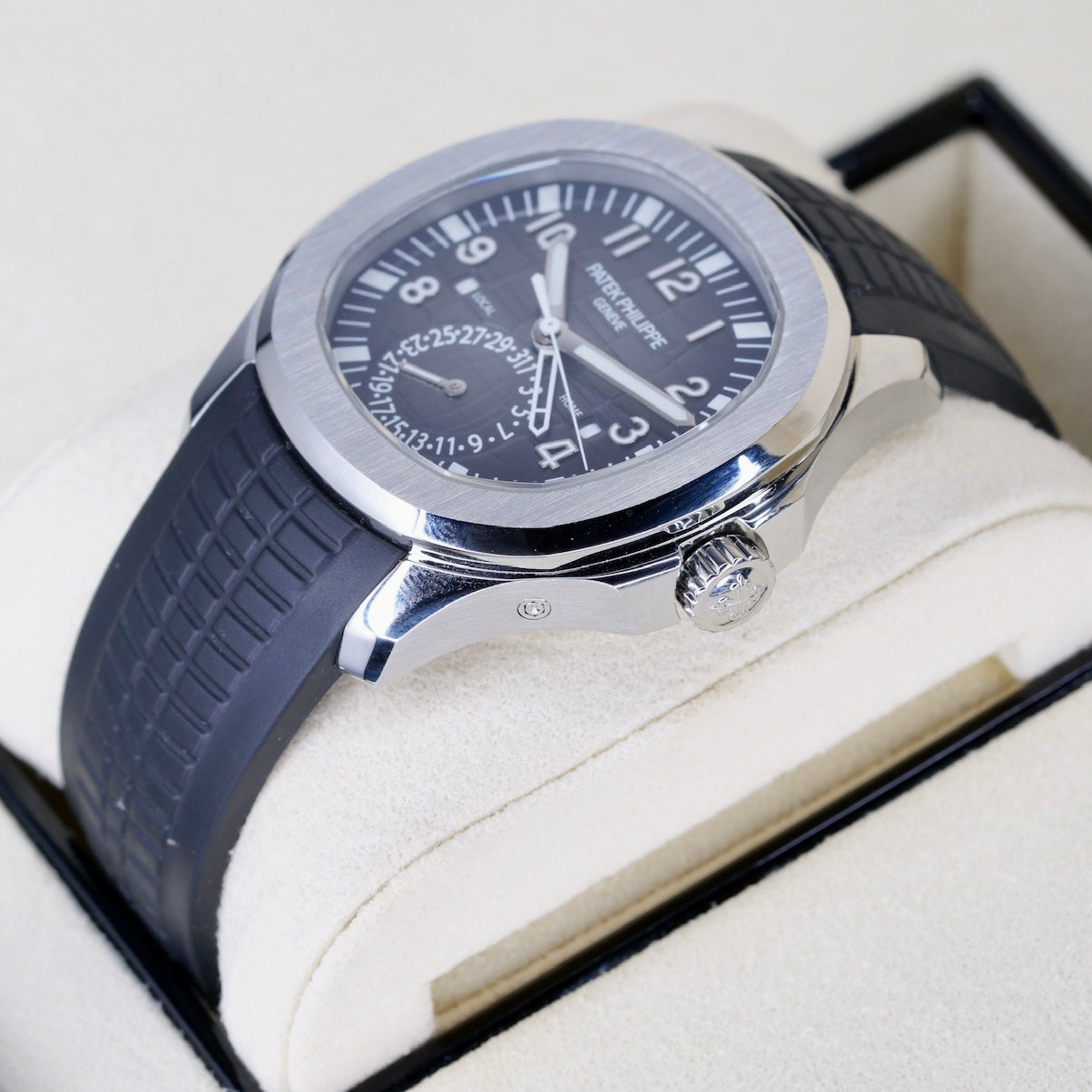 Patek Philippe Aquanaut 5164A-001 “AQUA TRAVEL” Black Dial Stainless Steel Travel Time 40.8mm 2021