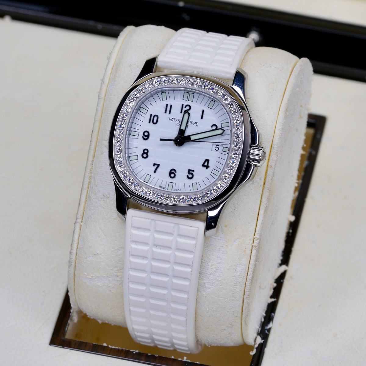 Patek Philippe Aquanaut 5067A-011 “LADY AQUA DIAMOND” White Dial Diamond Dial Quartz Stainless Steel 2008