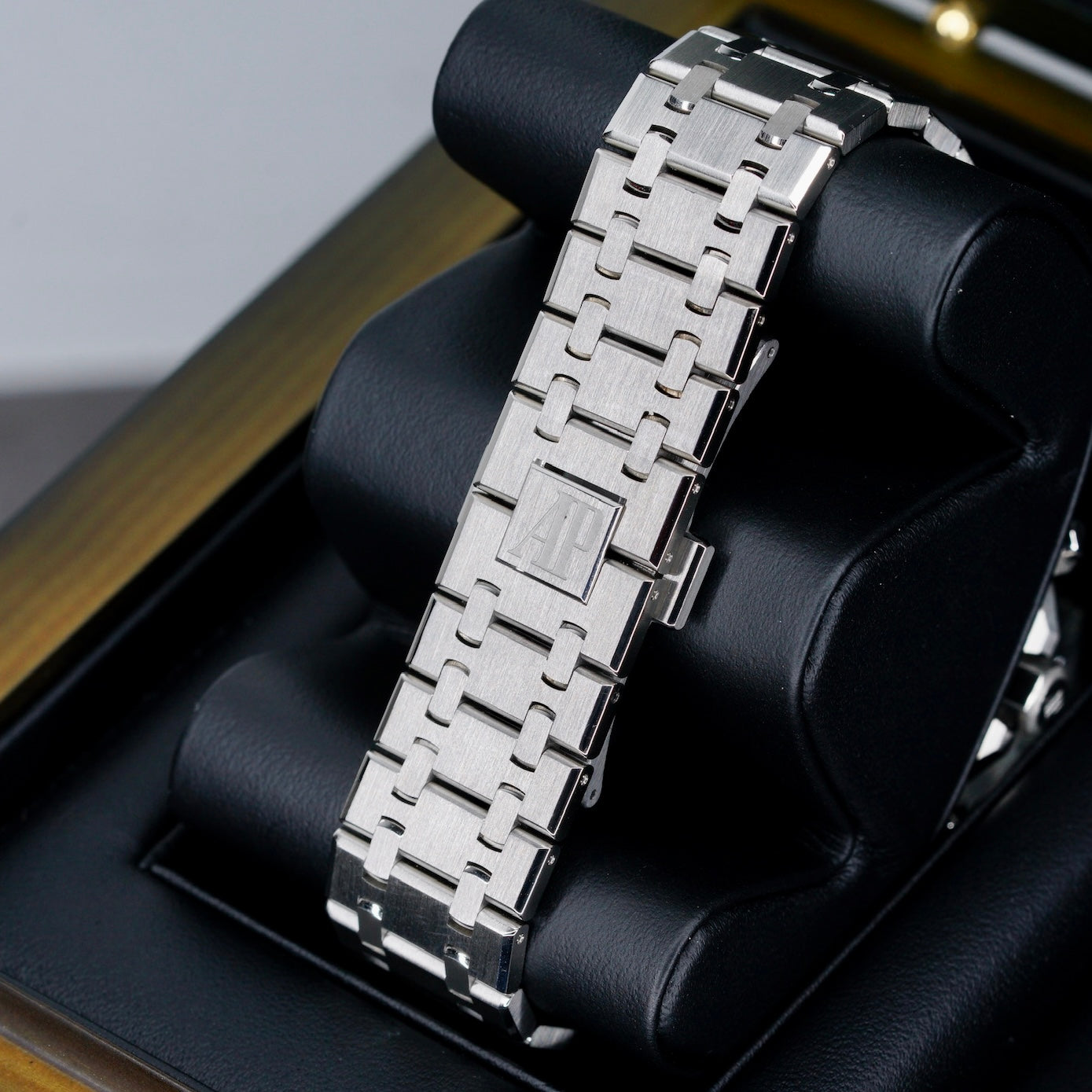 Audemars Piguet Royal Oak 26240ST White Dial Stainless Steel Chronograph 41mm