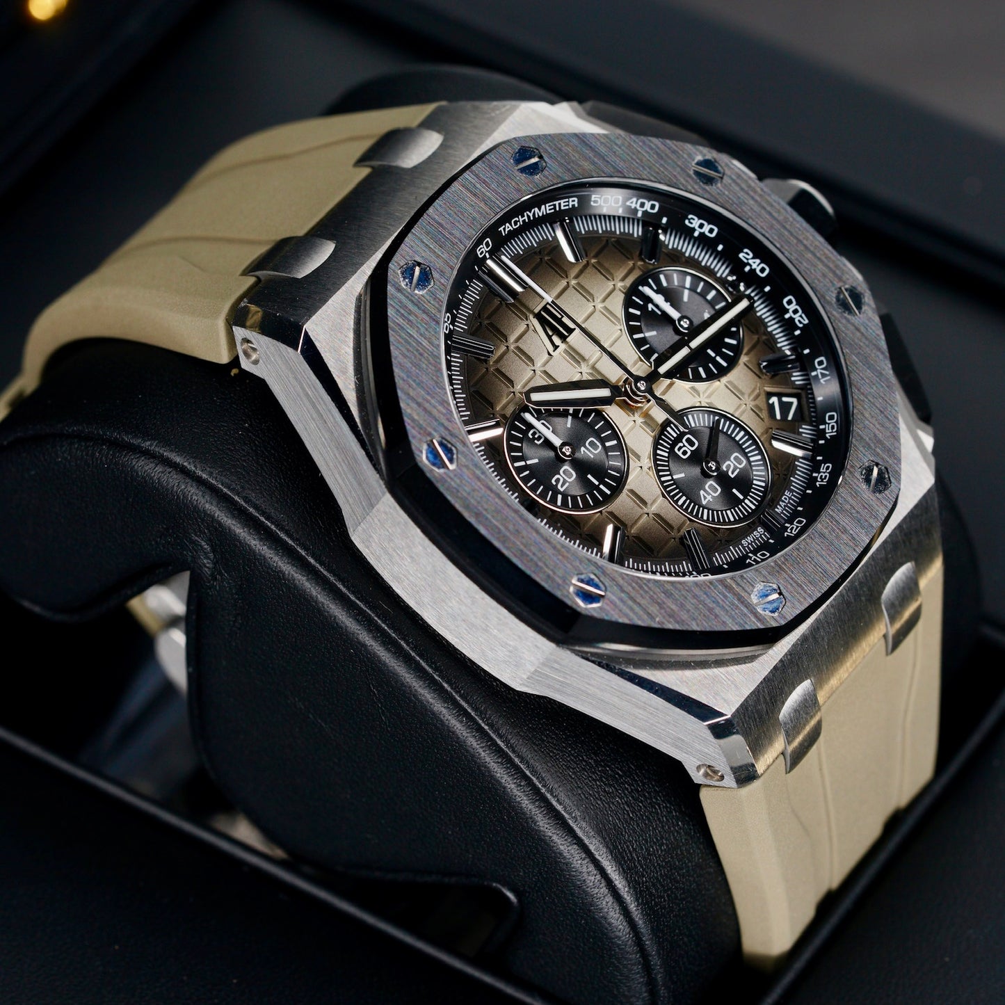 Audemars Piguet Royal Oak Offshore 26420SO.OO.A600CA.01 “TAUPE” Smoked Light Brown Dial Stainless Steel 43mm
