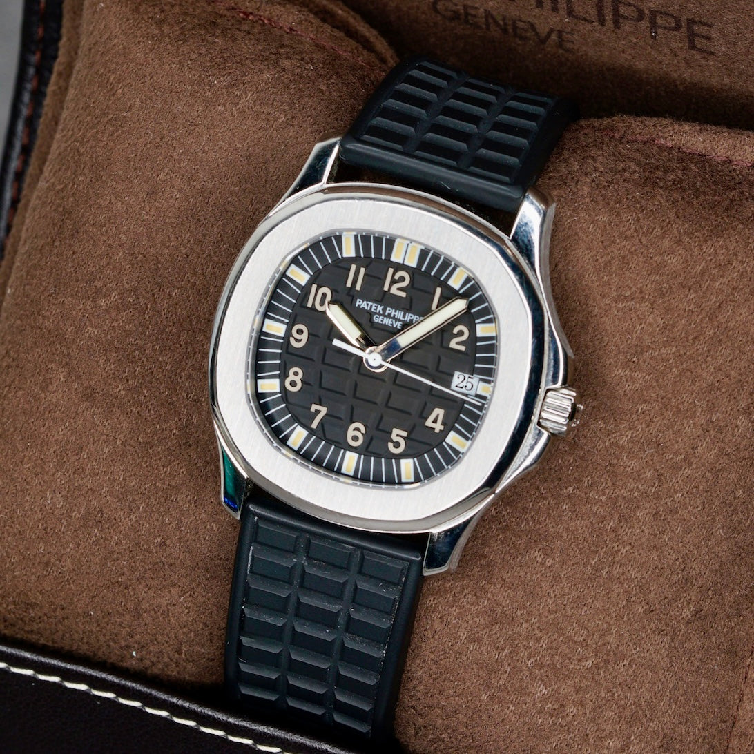 Patek Philippe Aquanaut 5064 “LADY AQUA” Black Dial Stainless Steel Quartz