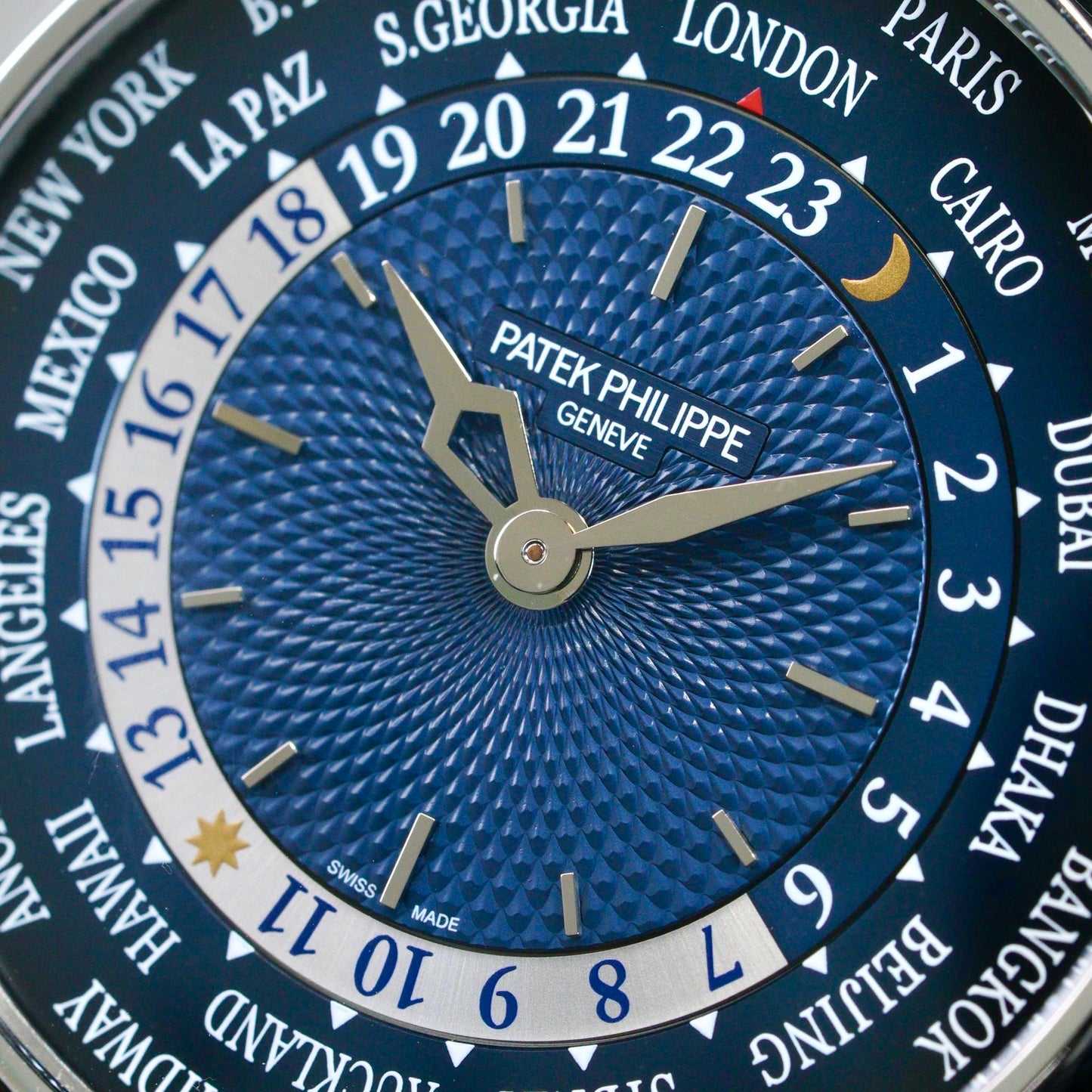 Patek Philippe World Time 5230P-001 Platinum Blue Dial Blue Calfskin Strap 38,5mm