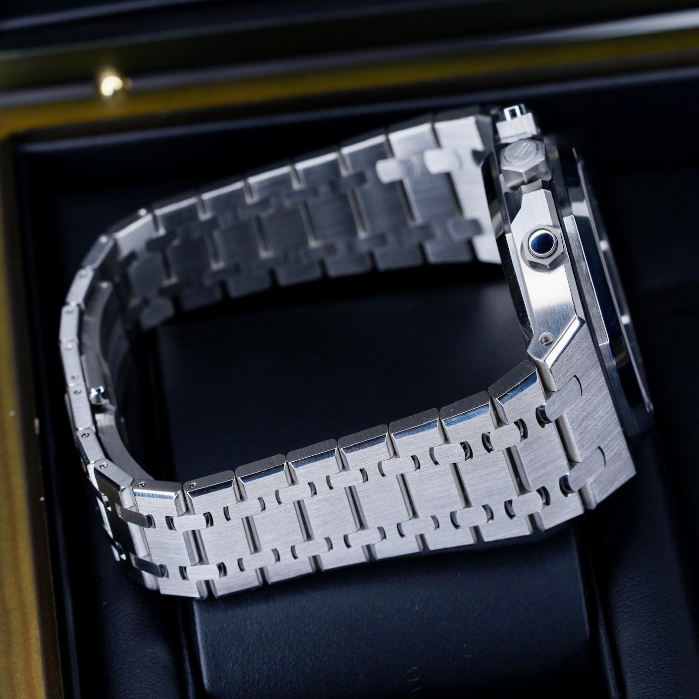 Audemars Piguet Royal Oak 26240ST White Dial Stainless Steel Chronograph 41mm