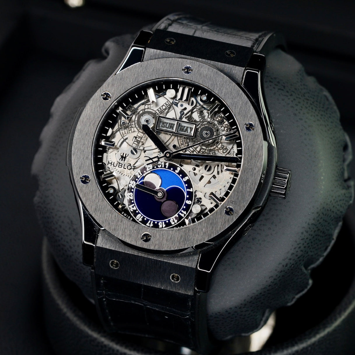 Hublot Classic Fusion 517.CX.0170.LR Aerofusion Moonphase Black Ceramic Skeleton 45mm