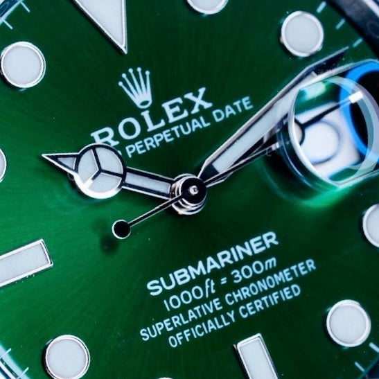 Rolex NEW OLD STOCK Submariner Date 116610LV “HULK” Green Dial & Bezel Stainless Steel 40mm 2019