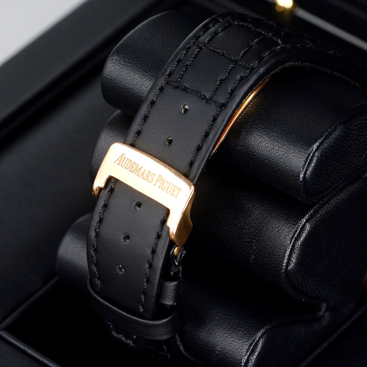 Audemars Piguet Royal Oak Offshore 26030RO.OO.D001IN.01 “MONTOYA” Black Dial Carbon Bezel Rose Gold 45mm