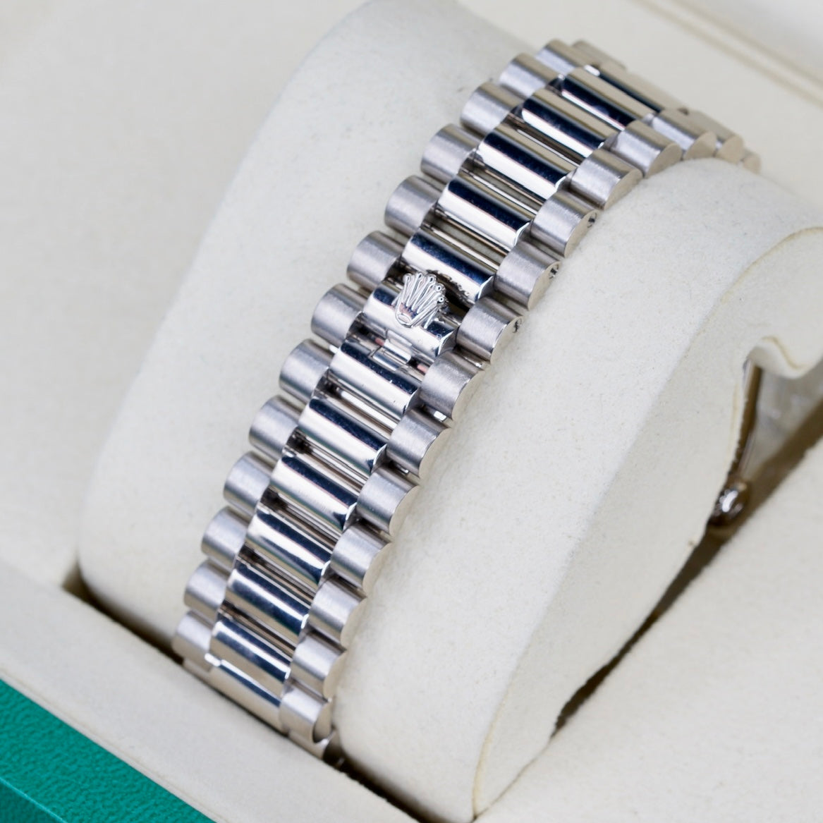 Rolex Day Date 228239 “AM DIAMOND SET” Am Diamond Dial White Gold 40mm