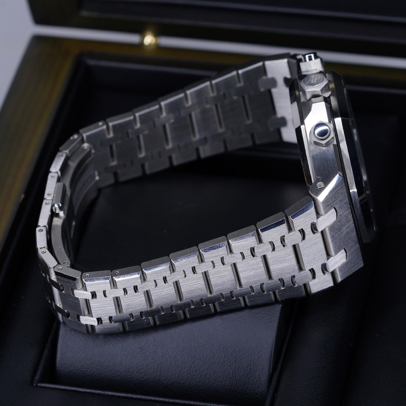 Audemars Piguet Royal Oak 26240ST.OO.1320ST.01 “50 ANNIVERSARY” Blue Dial Stainless Steel Selfwinding Chronograph 41mm
