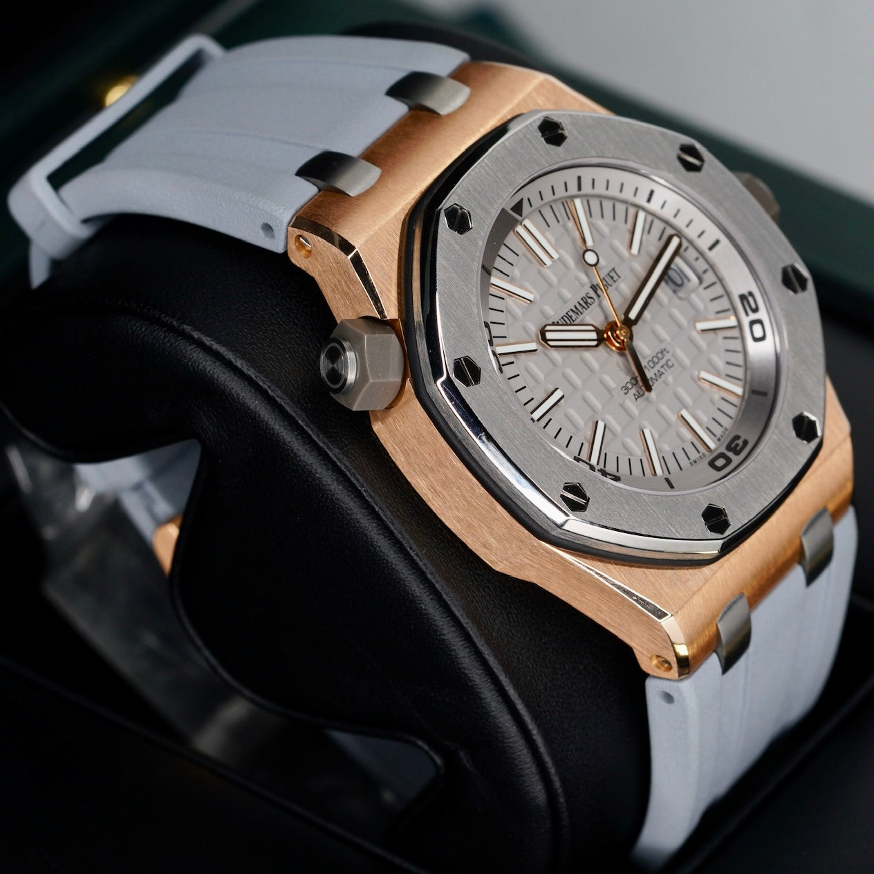 Audemars Piguet Royal Oak Offshore Diver 15711OI.OO.A006CA.01 “JAPAN EDITION” Grey Dial Rose Gold Rubber Strap 42mm