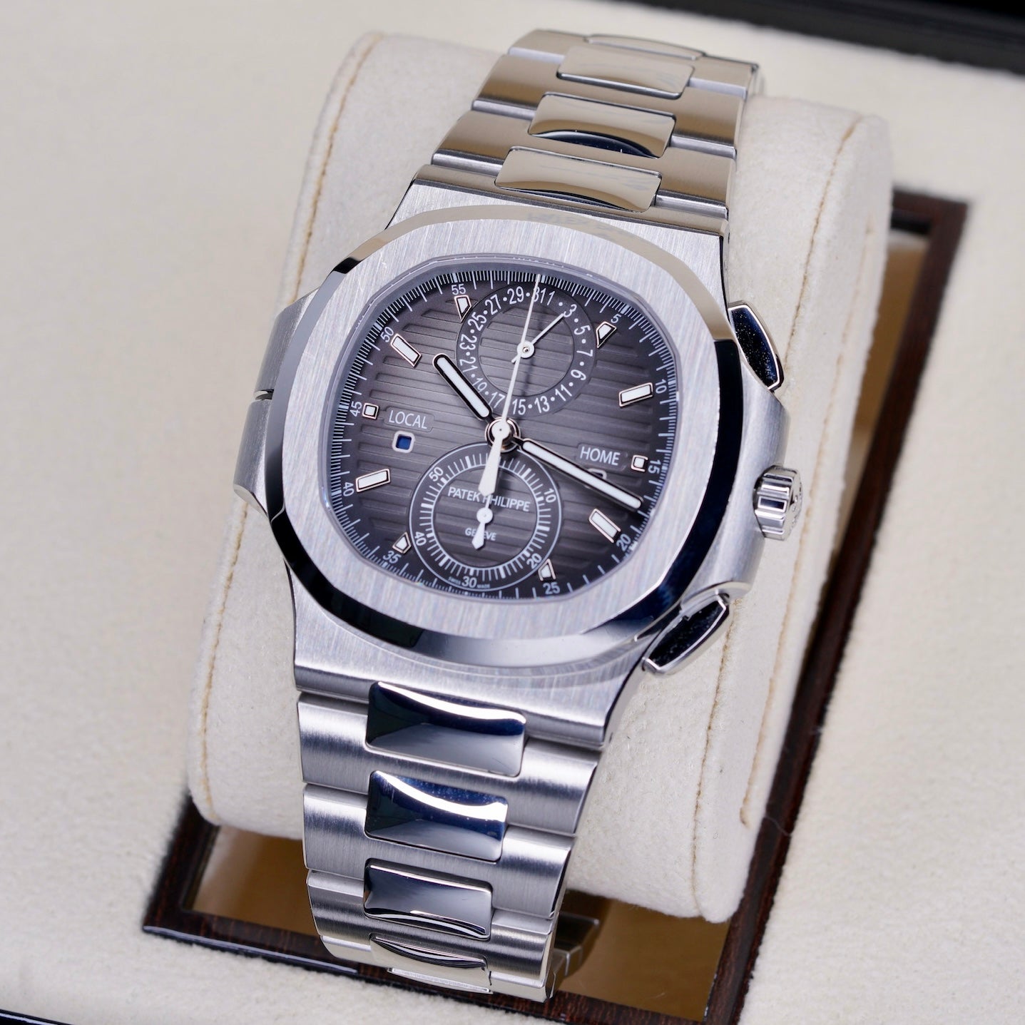 Patek Philippe Nautilus 5990/1A-001 Stainless Steel 40mm 2021