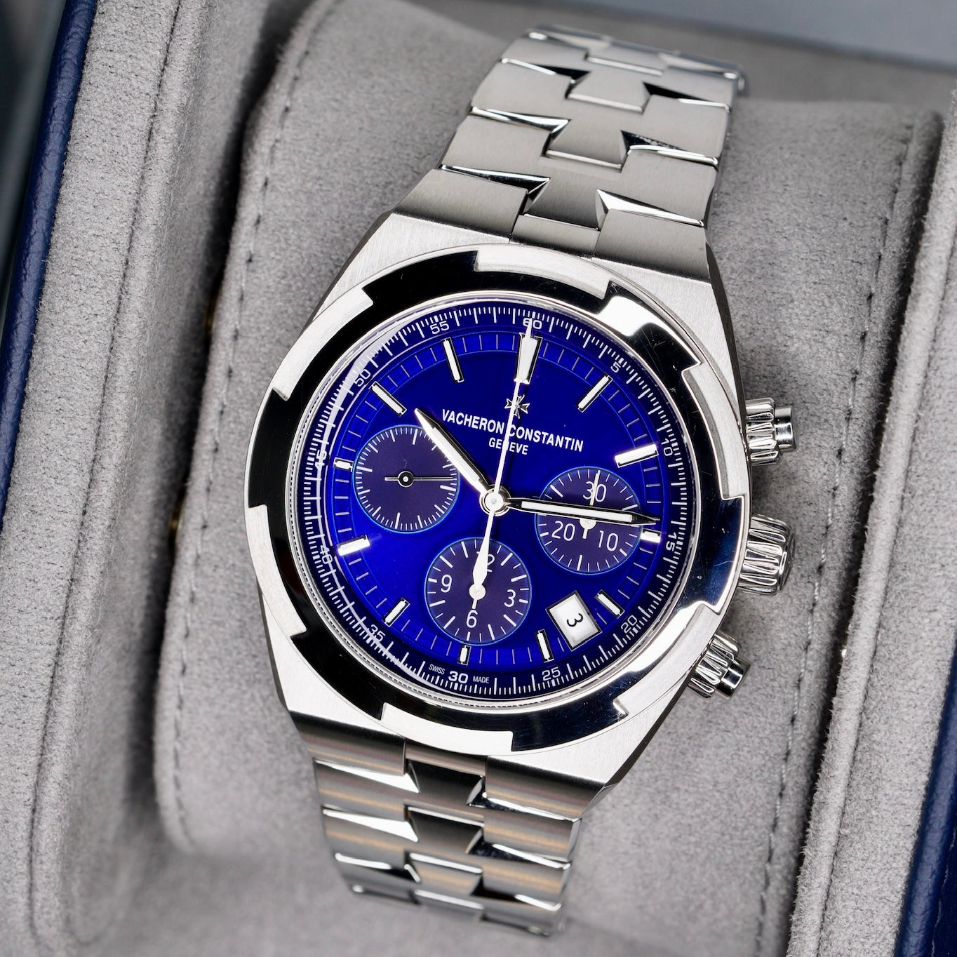 Vacheron Constantin Overseas 5520V/210A-B148 “BLUE SEA” Blue Dial Stainless Steel Chronograph 42.5mm 2026