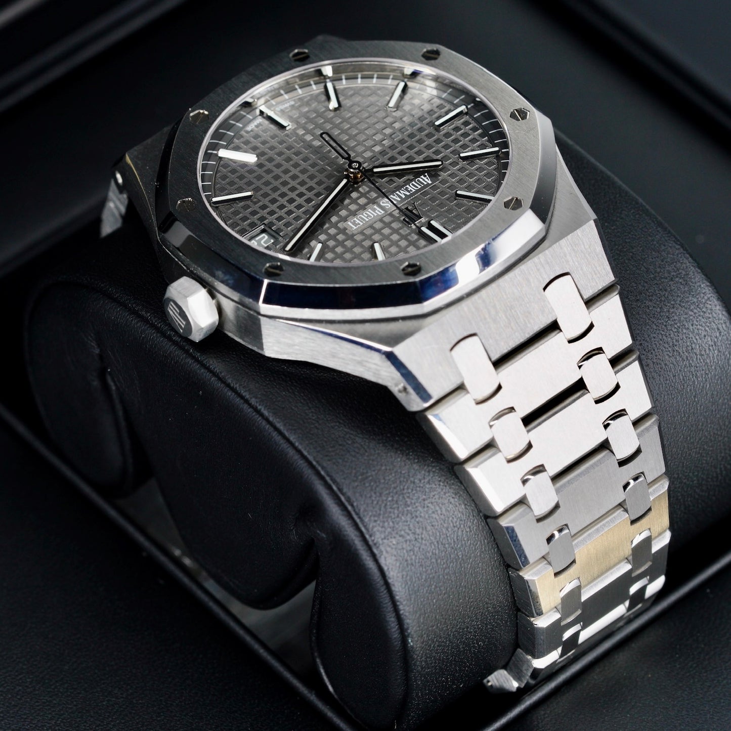 Audemars Piguet Royal Oak 15500ST.OO.1220ST.02 “GREY OAK” Grey Dial Stainless Steel 41mm