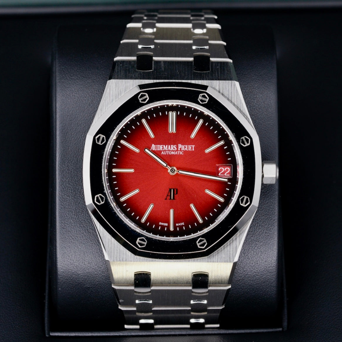 Audemars Piguet NEW 2026 Royal Oak “BURGUNDY” Jumbo Extra-thin Titanium 39mm