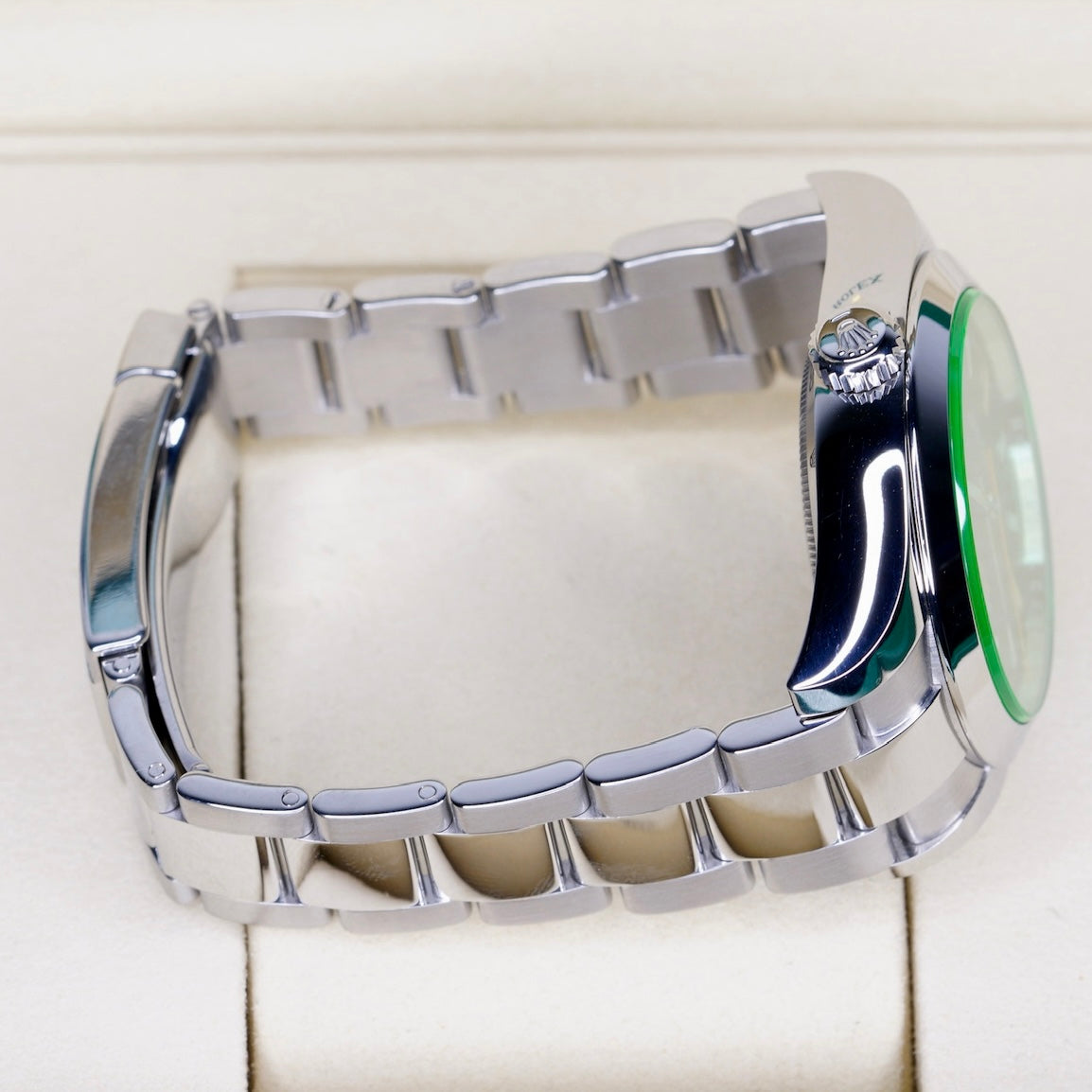 Rolex Milgauss 116400GV “GREEN CRYSTAL” Black Dial Green Crystal Stainless Steel 40mm 2021