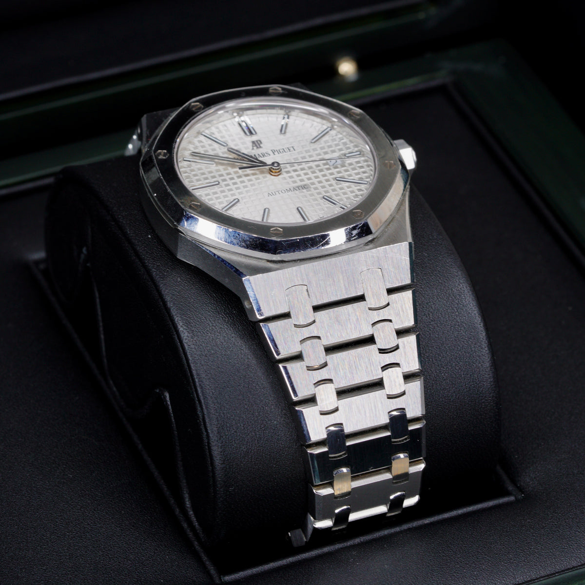 Audemars Piguet Royal Oak 15400ST.OO.1220ST.02 “WHITE OAK” White Dial Stainless Steel 41mm 2016