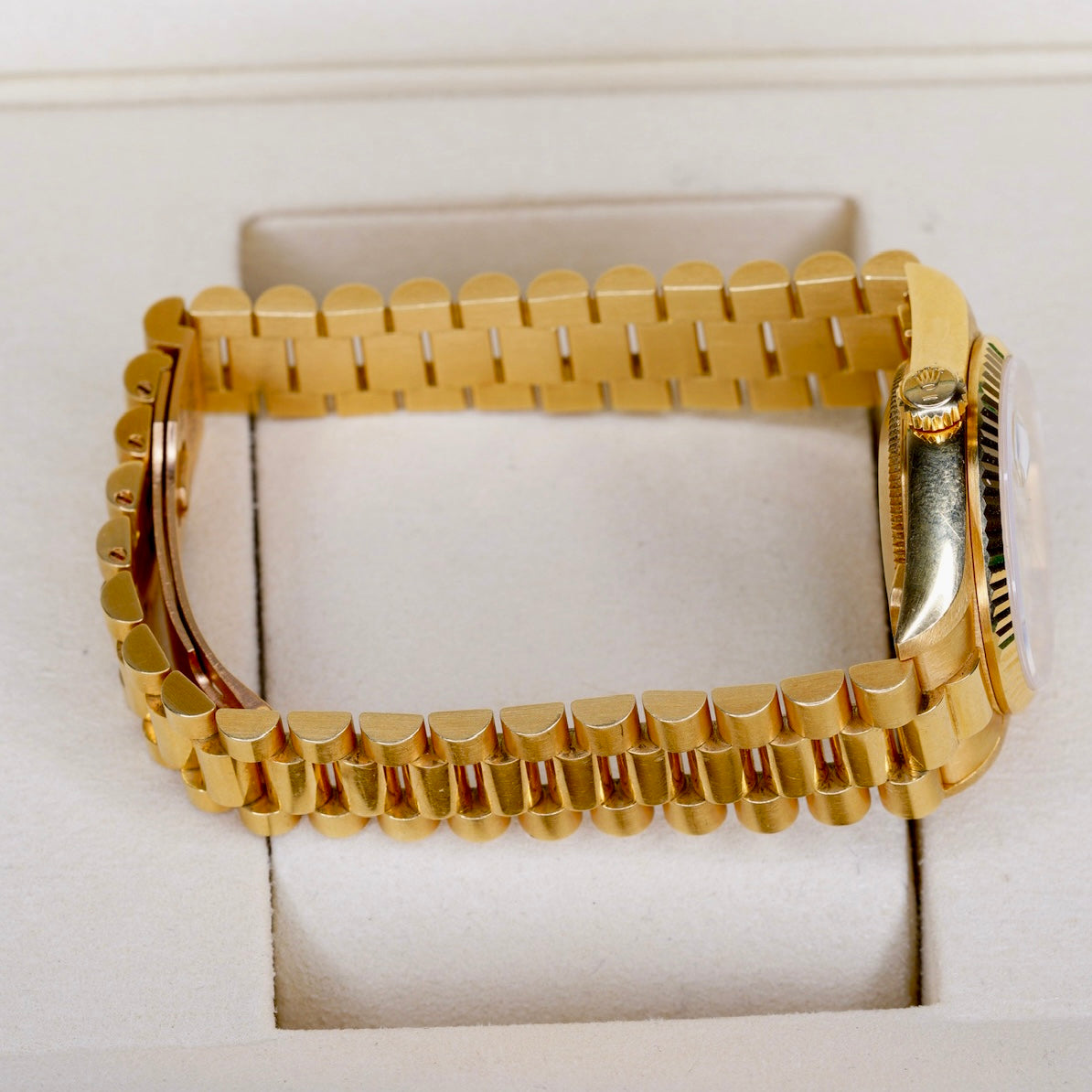 Rolex Datejust 68278 “PRESIDENT” White Roman Roulette Dial Yellow Gold President 31mm