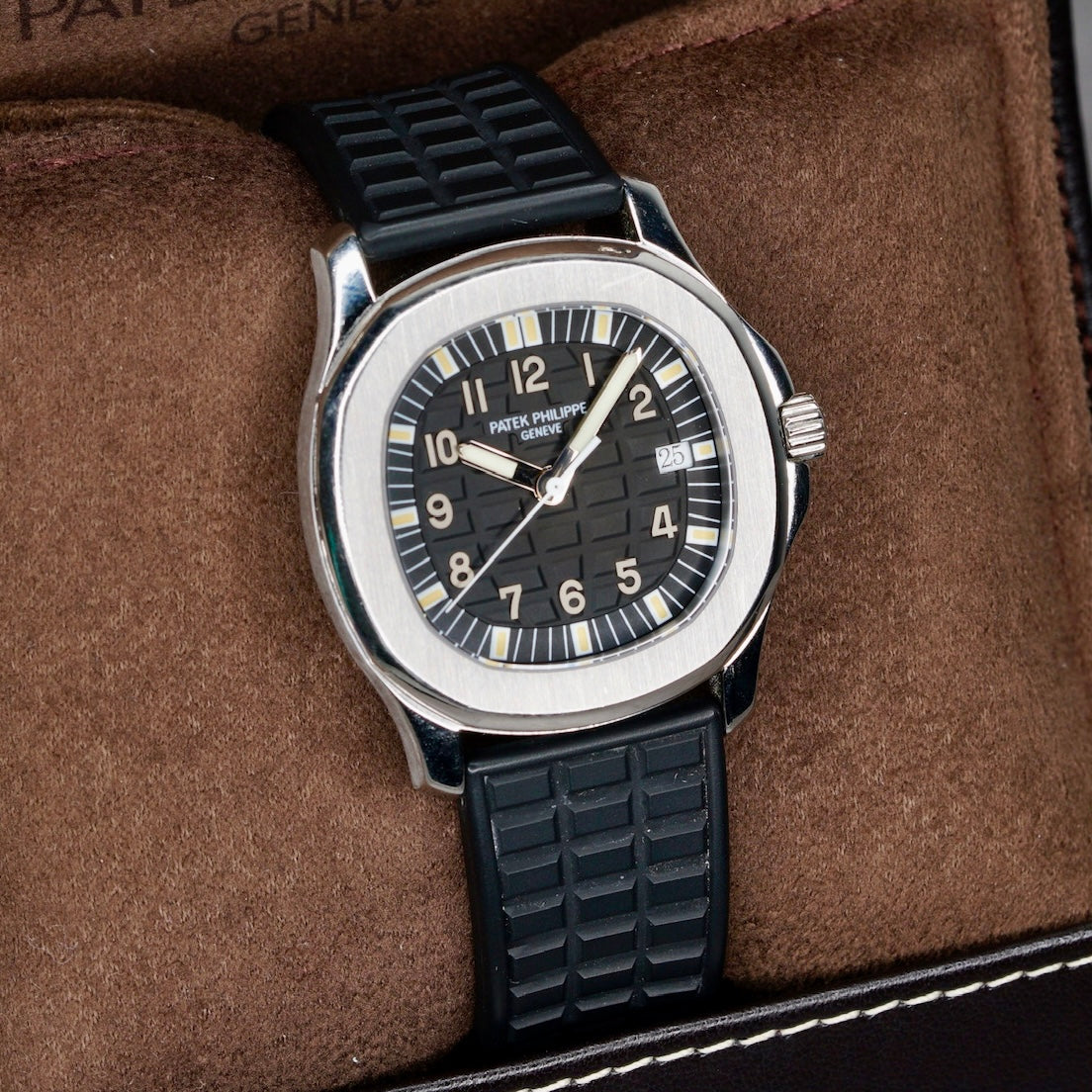 Patek Philippe Aquanaut 5064 “LADY AQUA” Black Dial Stainless Steel Quartz