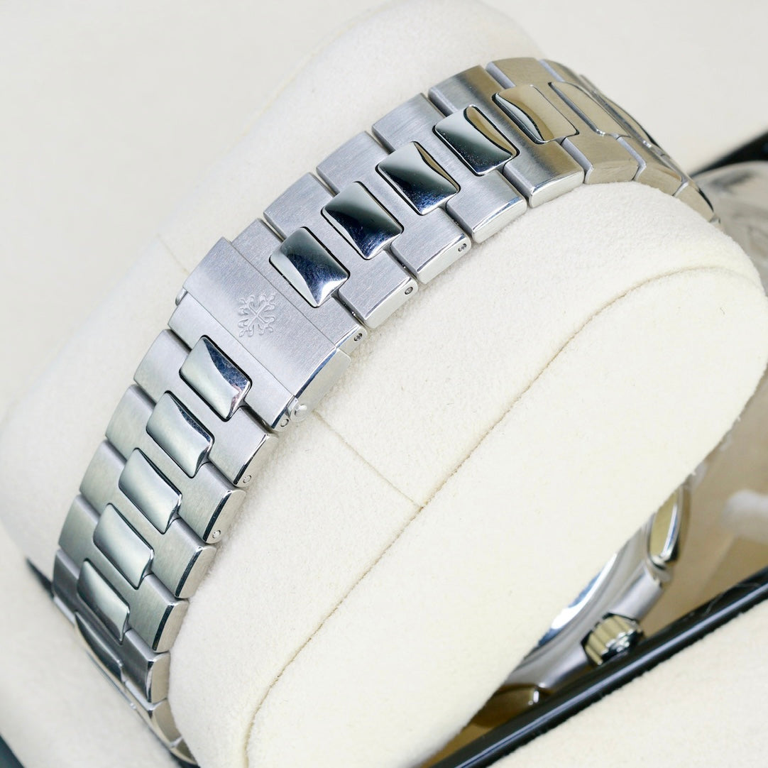 Patek Philippe Nautilus 5990/1A-001 “TRAVEL TIME” Service Blue Dial Stainless Steel 40.5mm 2018