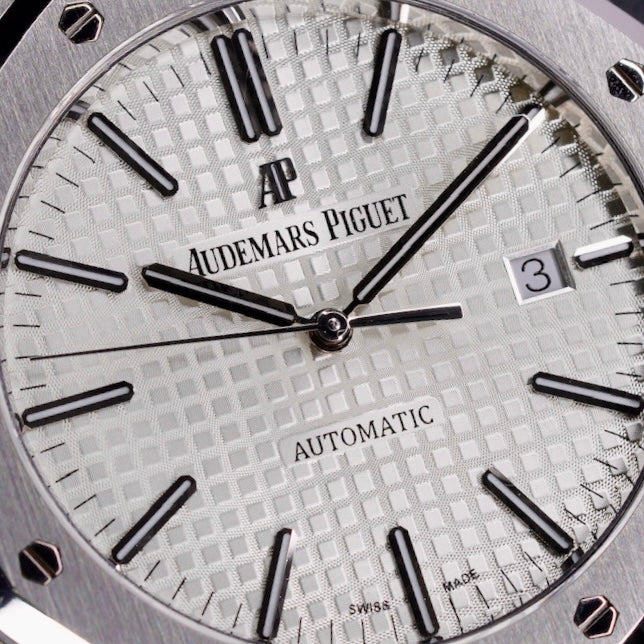 Audemars Piguet Royal Oak 15400ST.OO.1220ST.02 White Dial Stainless Steel Selfwinding 41mm