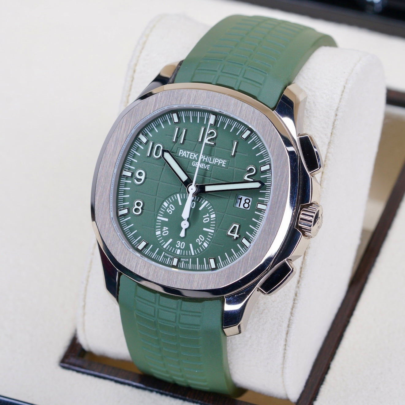 Patek Philippe Aquanaut 5968G-010 “GREEN TRAVEL AQUA” Green Kaki Dial White Gold Tropical Strap 42.2mm 2021