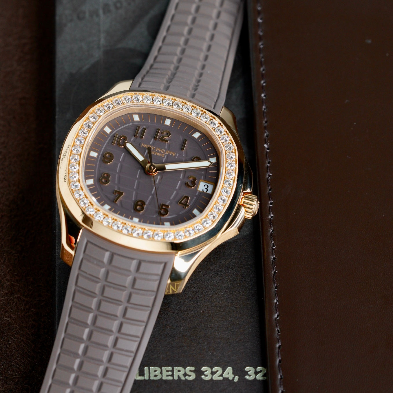 Patek Philippe NEW 2026 Aquanaut 5268/200R-010 “LADY AQUA” Brown Dial Diamond Bezel Rose Gold 38.8mm
