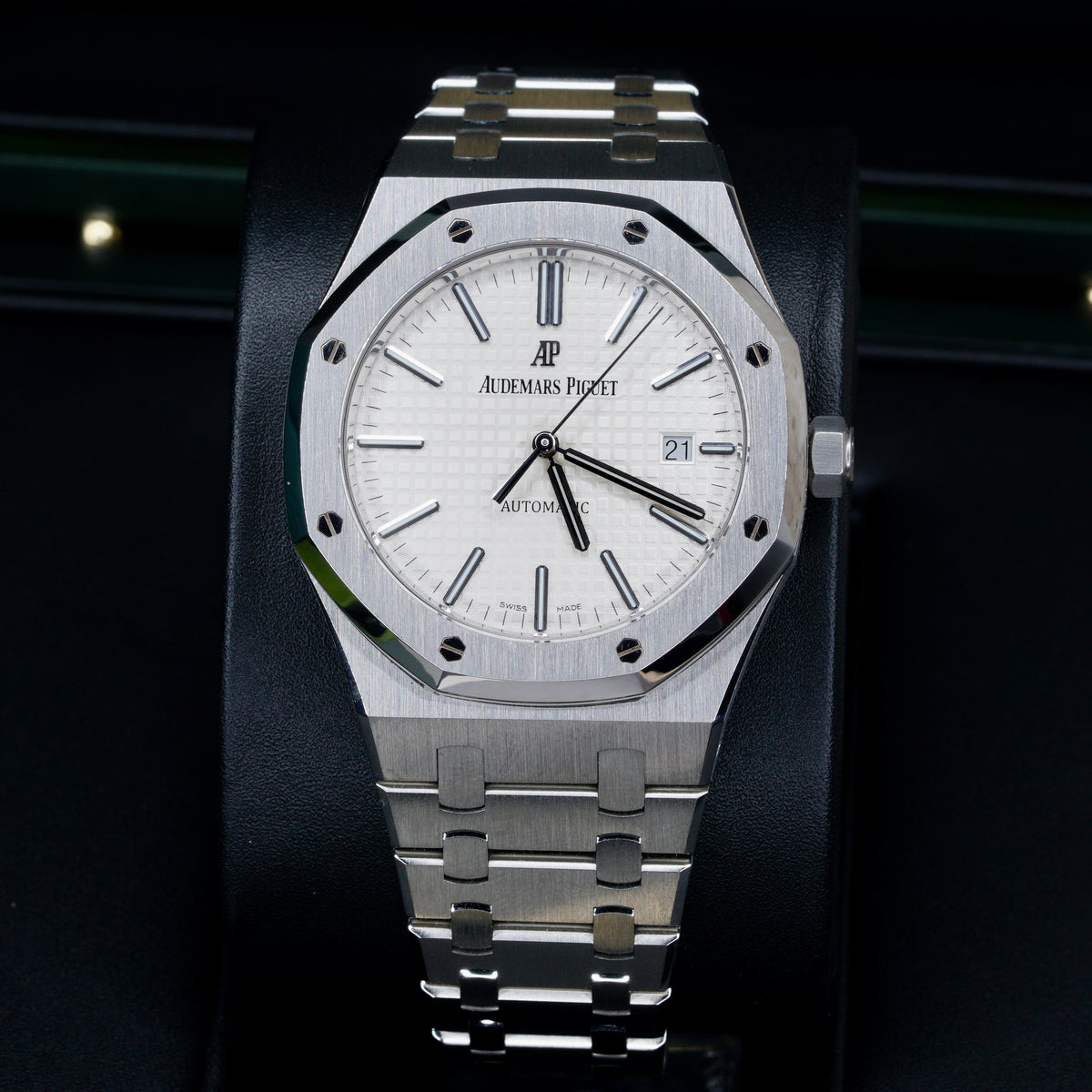 Audemars Piguet Royal Oak 15400ST.OO.1220ST.02 “WHITE OAK” White Dial Stainless Steel 41mm 2016
