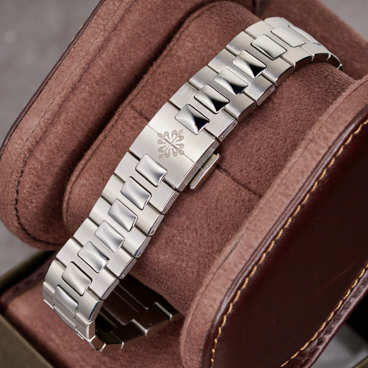 Patek Philippe Nautilus 5990/1A-001 Black Dial Stainless Steel 40.5mm 2022