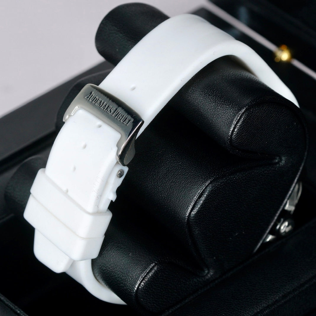 Audemars Piguet Royal Oak Offshore 25940SK.OO.D002CA.02.A “RUBBER CLAD” White Dial Stainless Steel White Rubber Strap 42mm