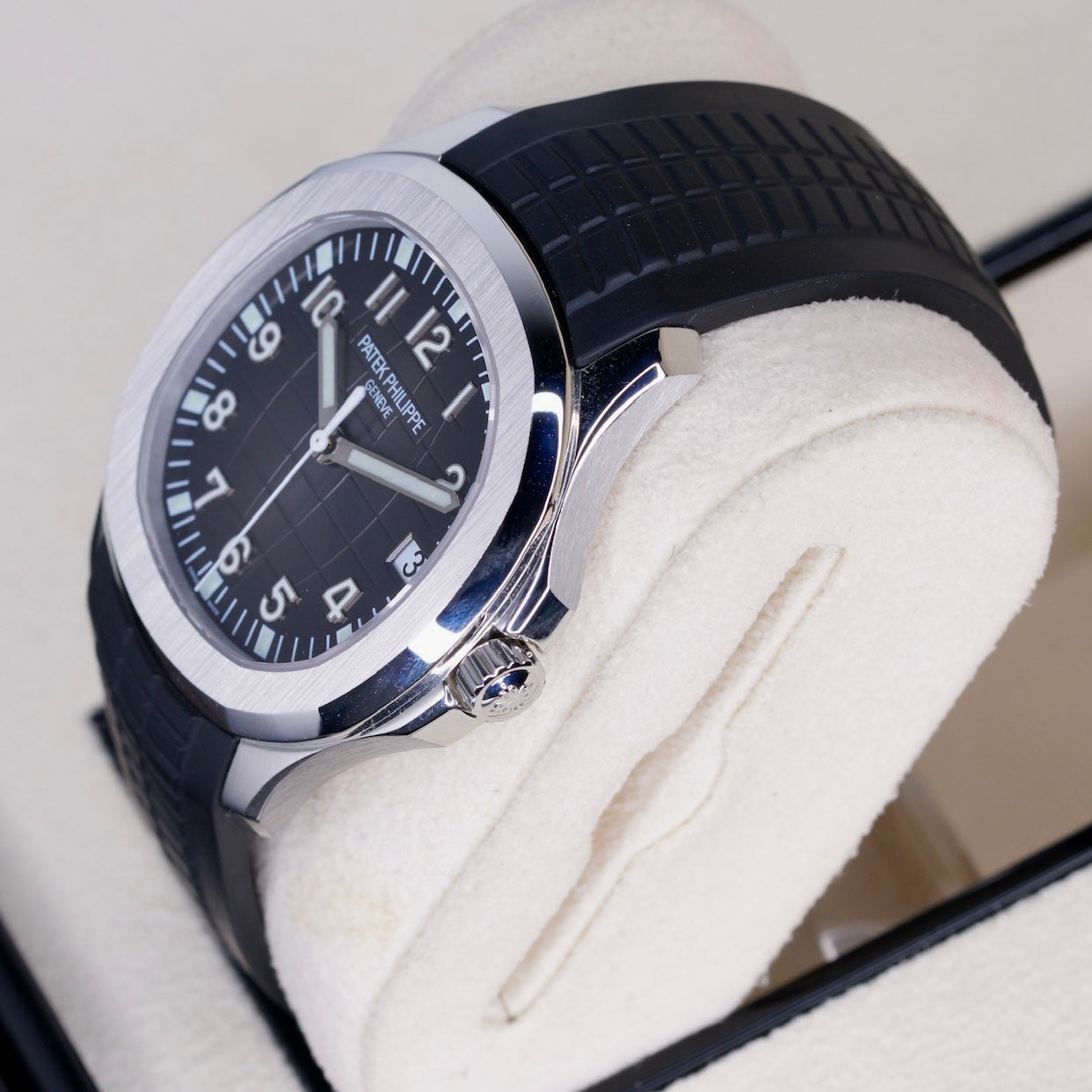 Patek Philippe Aquanaut 5167A-001 Black Dial Stainless Steel Tropical Strap 2020