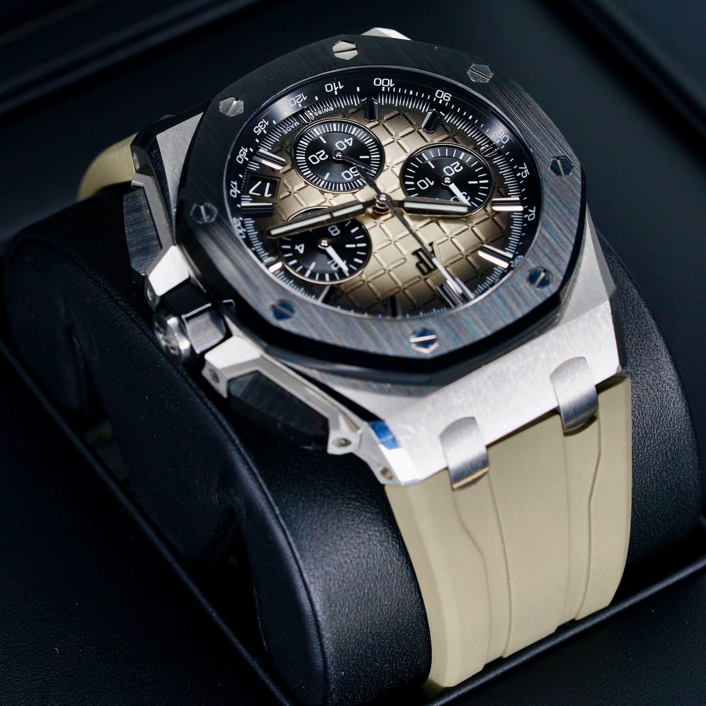 Audemars Piguet Royal Oak Offshore 26420SO.OO.A600CA.01 “TAUPE” Smoked Light Brown Dial Stainless Steel 43mm