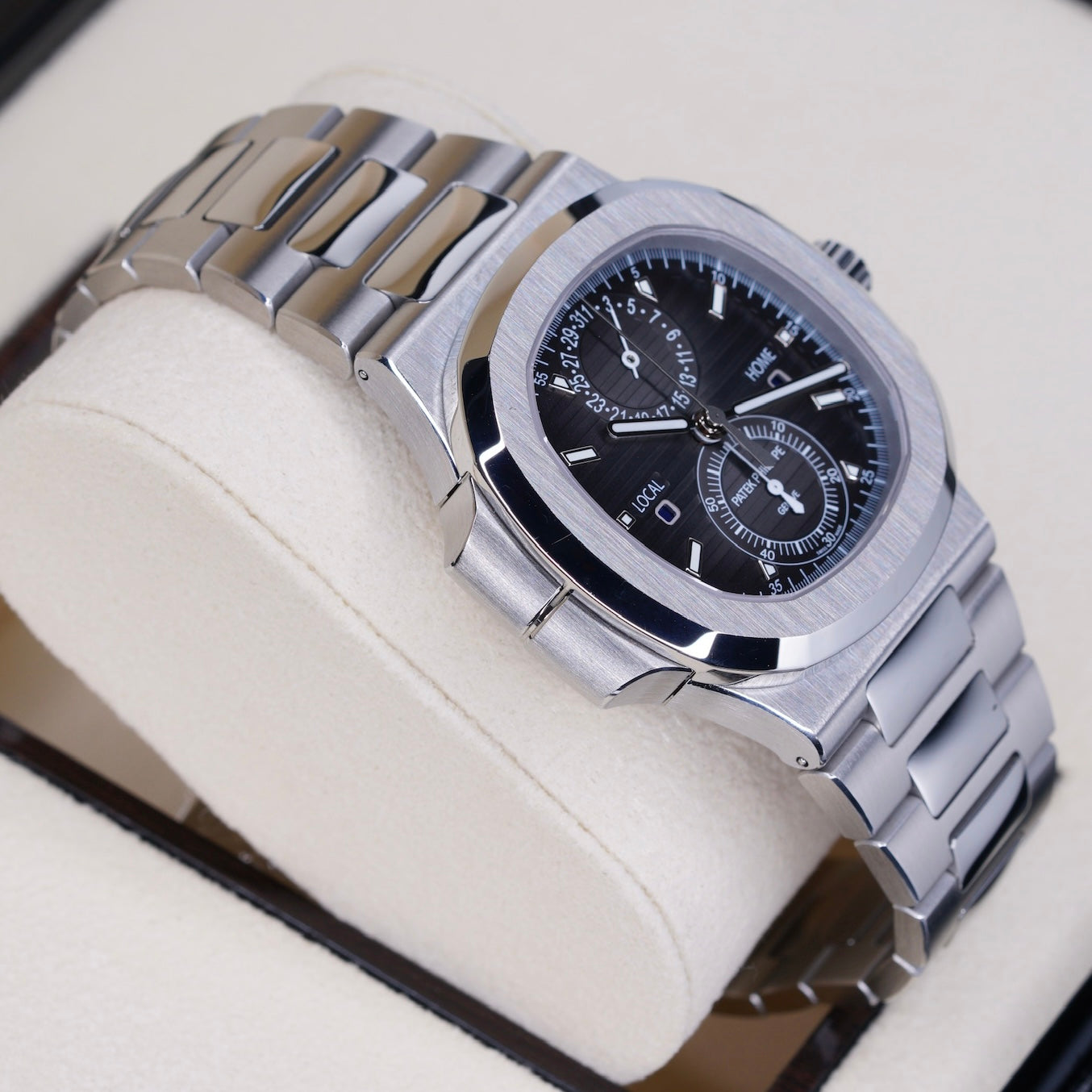 Patek Philippe Nautilus 5990/1A-001 Stainless Steel 40mm 2021