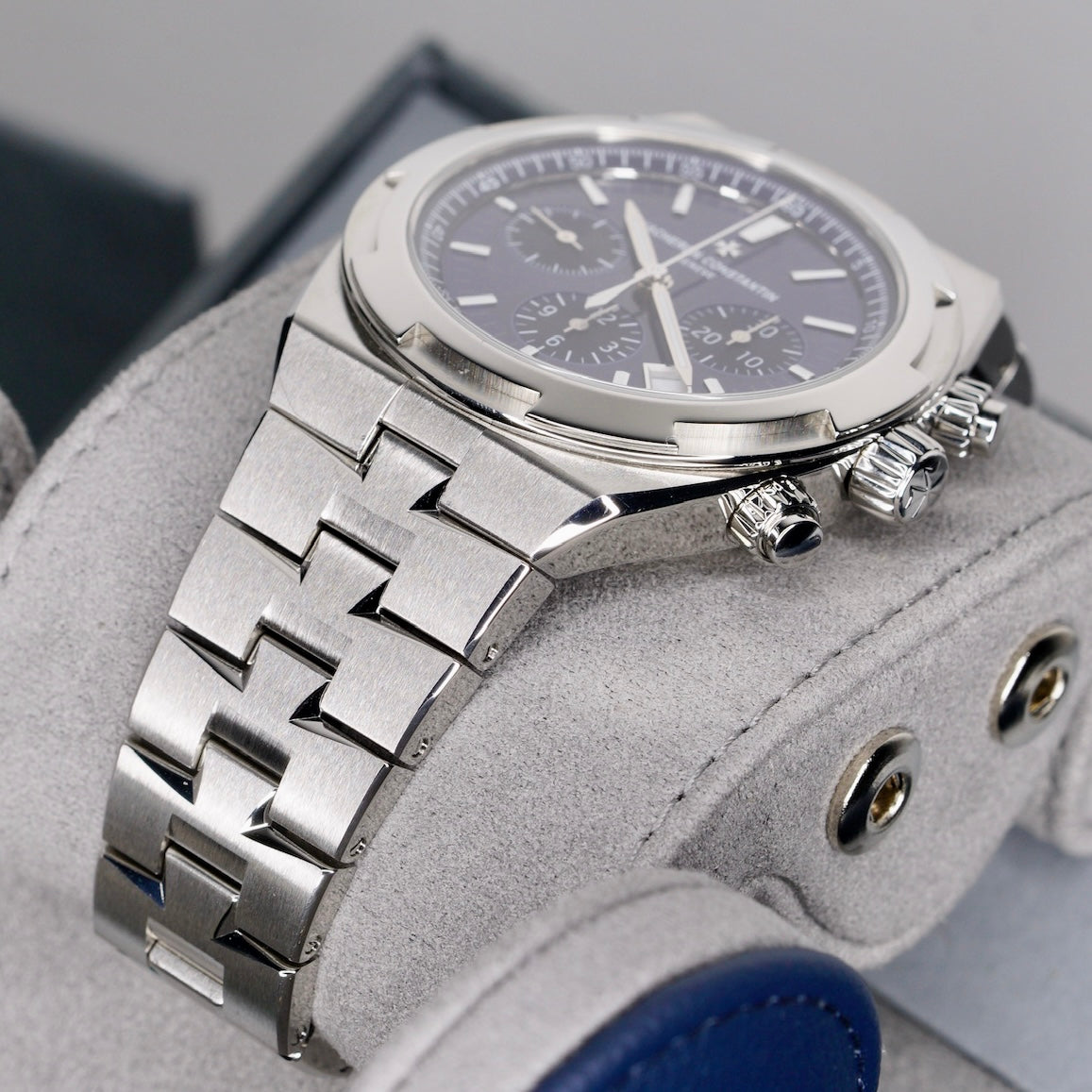 Vacheron Constantin Overseas 5520V/210A-B148 “BLUE SEA” Blue Dial Stainless Steel Chronograph 42.5mm 2026
