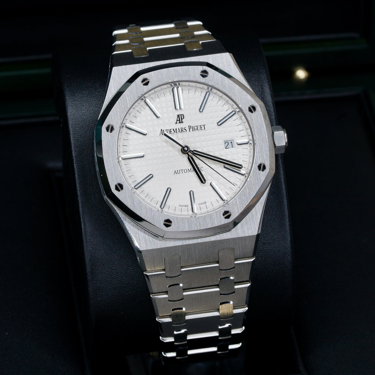 Audemars Piguet Royal Oak 15400ST.OO.1220ST.02 “WHITE OAK” White Dial Stainless Steel 41mm 2016