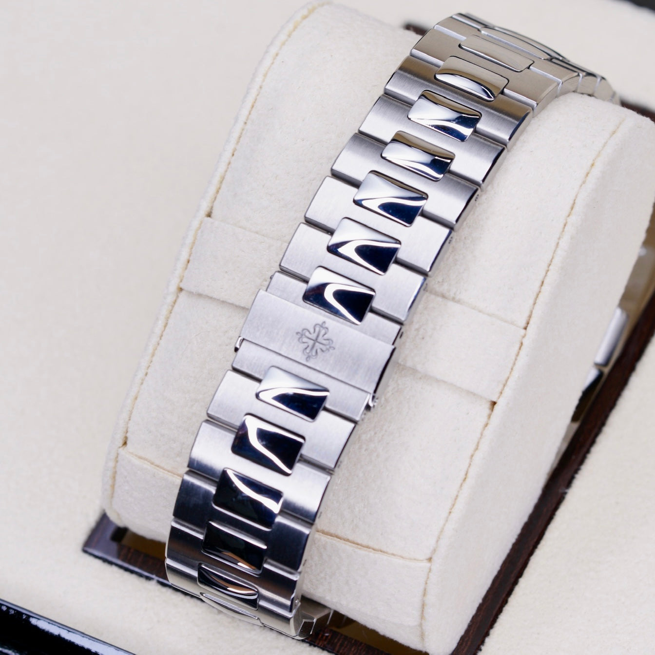 Patek Philippe Nautilus 5990/1A-001 Stainless Steel 40mm 2021