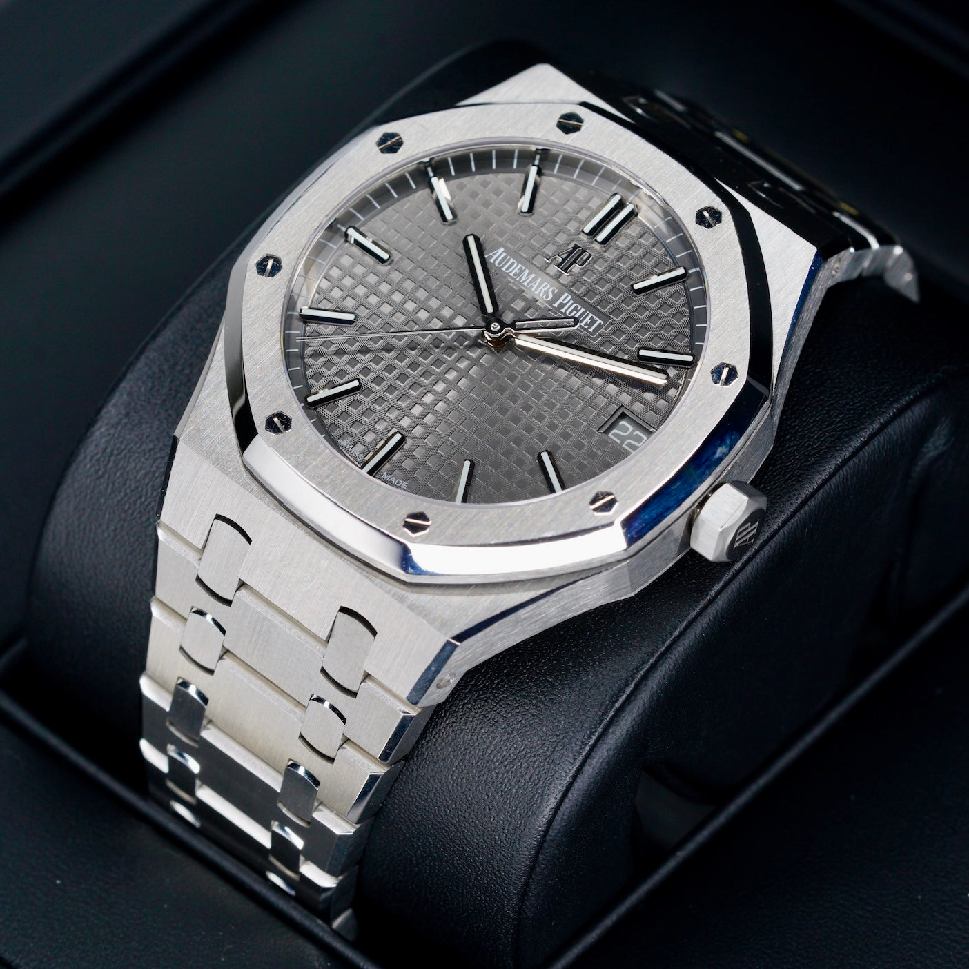 Audemars Piguet Royal Oak 15500ST.OO.1220ST.02 “GREY OAK” Grey Dial Stainless Steel 41mm