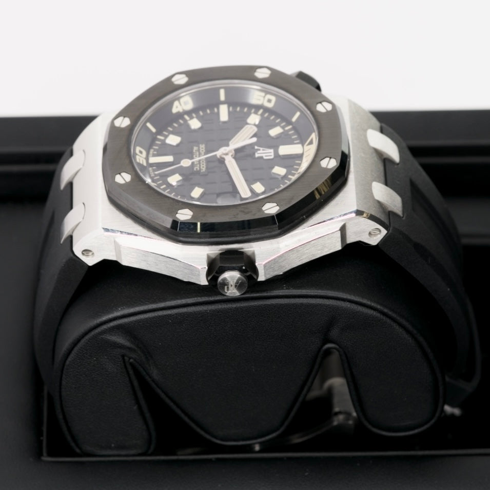 Audemars Piguet Royal Oak Offshore Diver 15720CN.OO.A002CA.01 White Gold Black Dial Black Rubber Strap 42mm