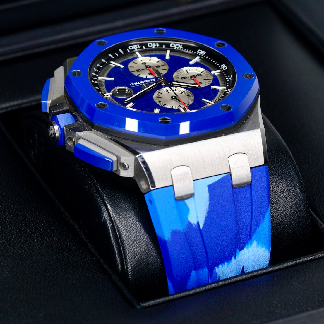 Audemars Piguet Royal Oak Offshore 26400SO.OO.A335CA.01 “BLUE CAMO” Blue Dial Ceramic Blue Bezel Stainless Steel Chronograph 44mm