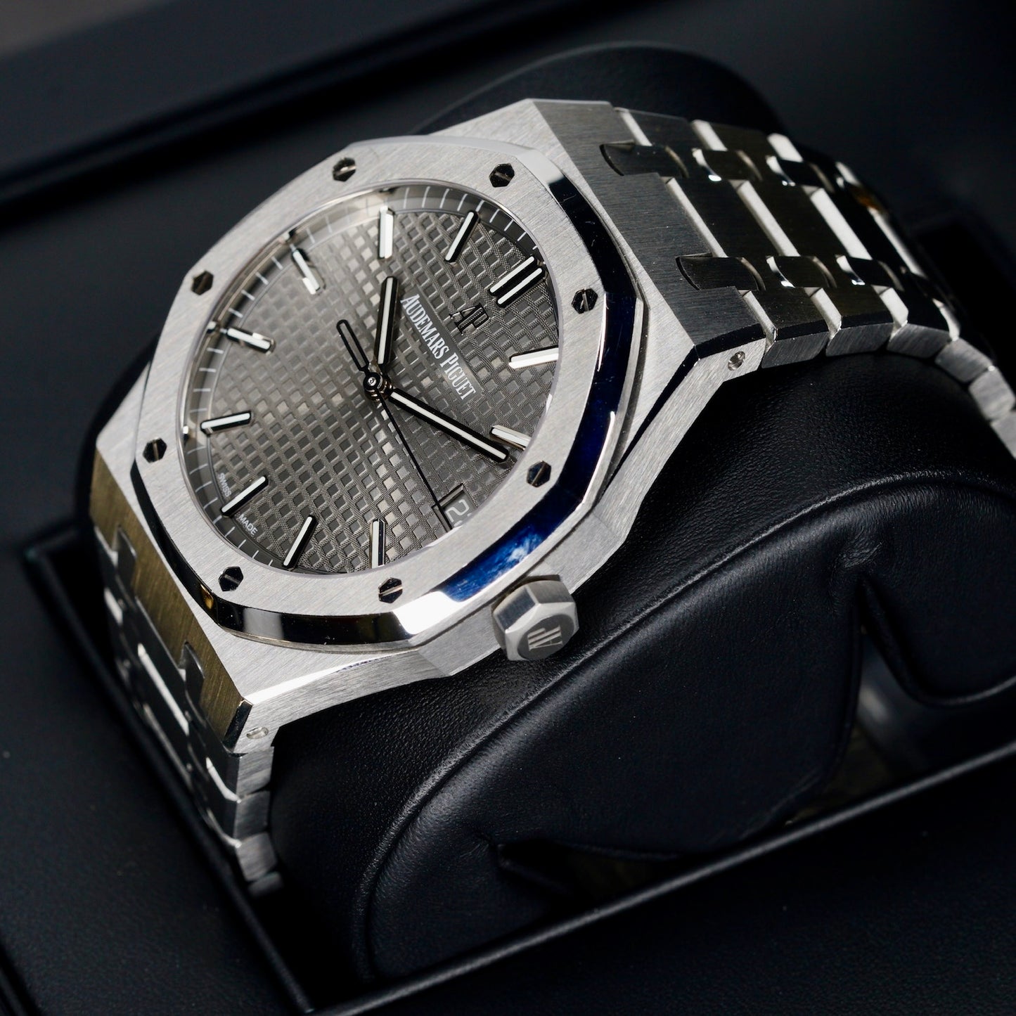Audemars Piguet Royal Oak 15500ST.OO.1220ST.02 “GREY OAK” Grey Dial Stainless Steel 41mm